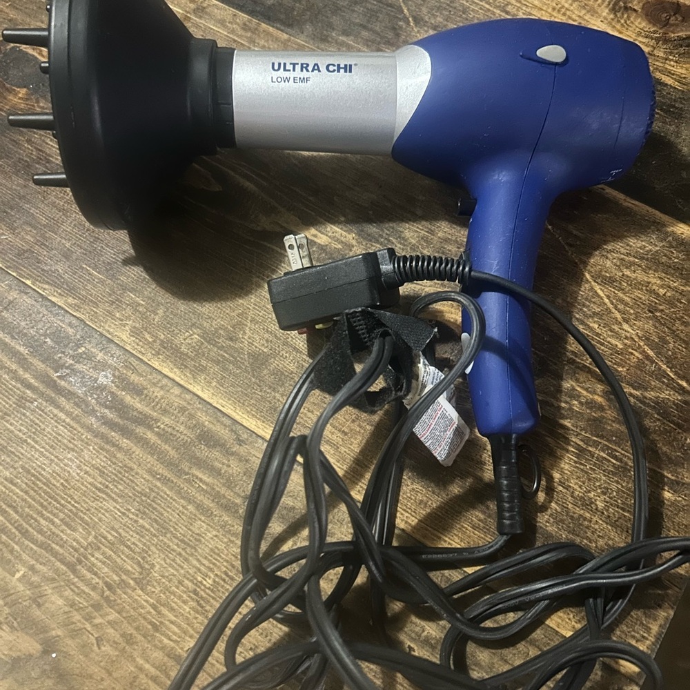 Chi Ultra Chi‎ Low EMF Hair Dryer Blue & Silver With Diffiuser